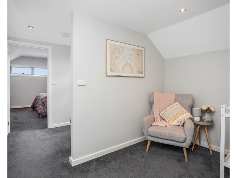 2/222 Civic Parade, Altona VIC 3018