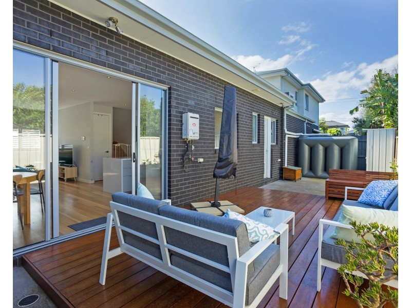 2/222 Civic Parade, Altona VIC 3018