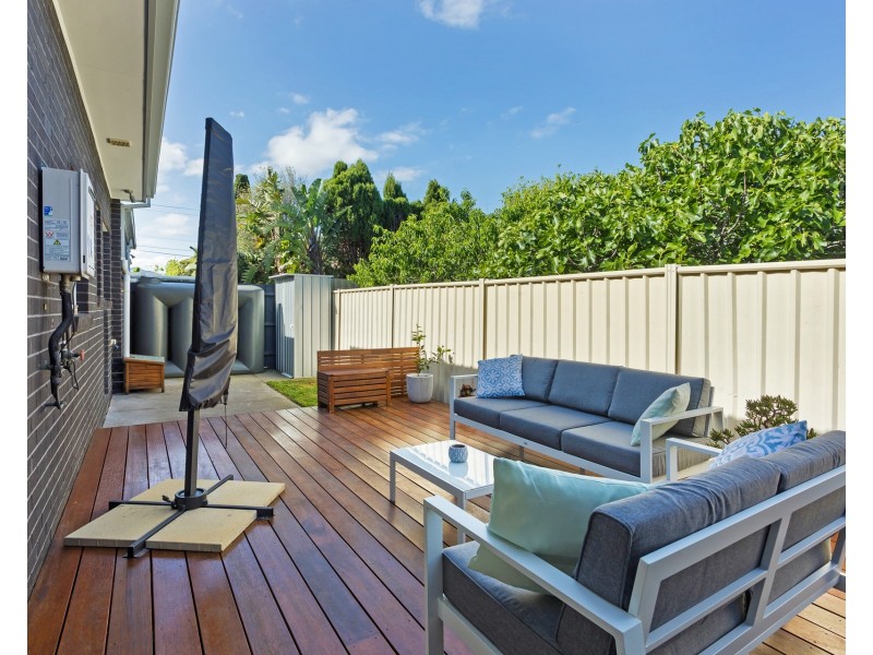 2/222 Civic Parade, Altona VIC 3018