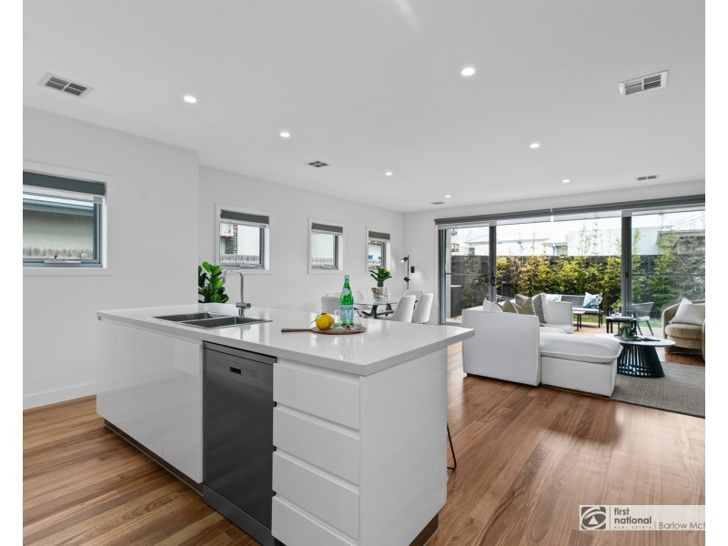 2/67 Rose Street, Altona VIC 3018