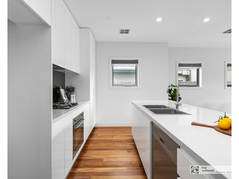 2/67 Rose Street, Altona VIC 3018