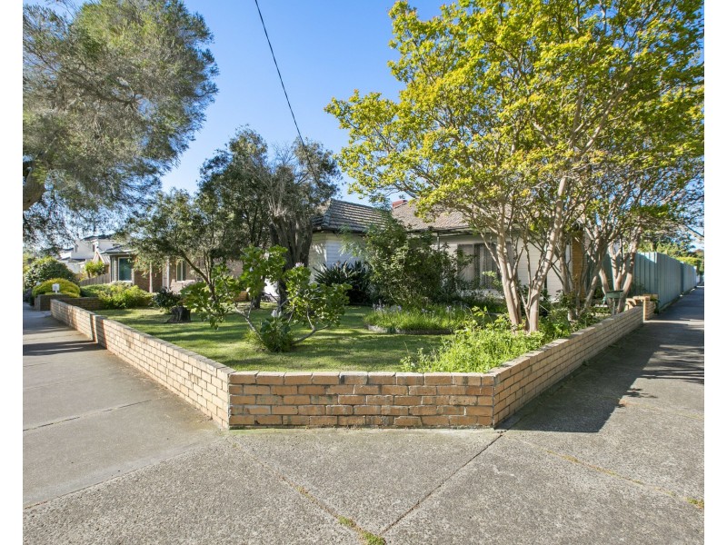 4 Den Dulk Avenue, Altona VIC 3018