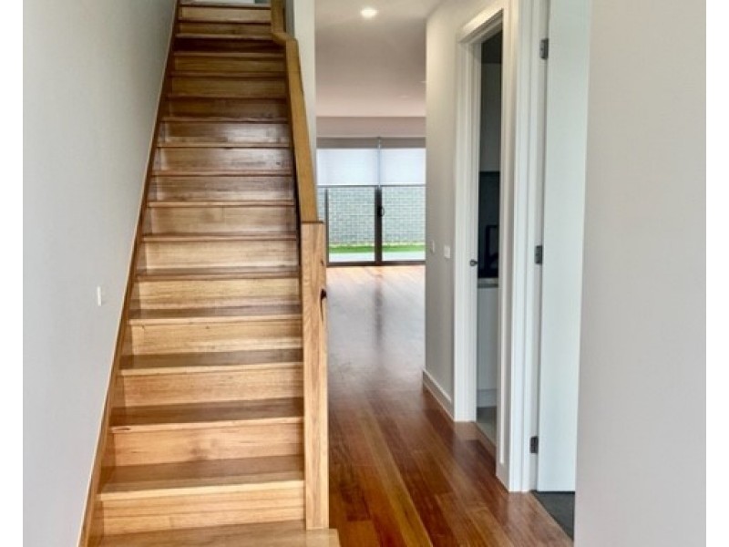 2/63 Rose Street, Altona VIC 3018