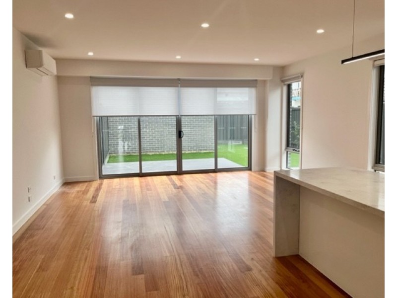 2/63 Rose Street, Altona VIC 3018