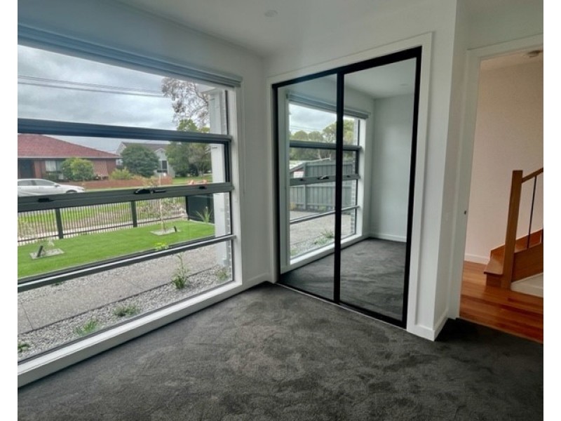 2/63 Rose Street, Altona VIC 3018