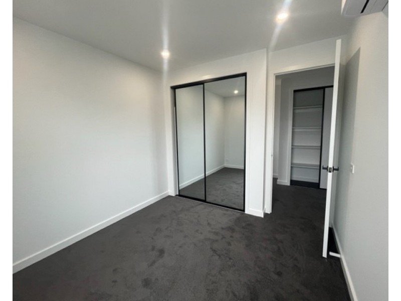 2/63 Rose Street, Altona VIC 3018