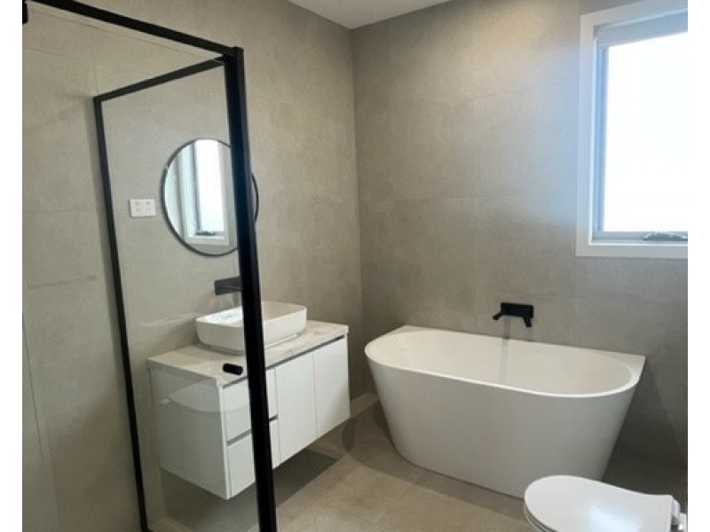 2/63 Rose Street, Altona VIC 3018