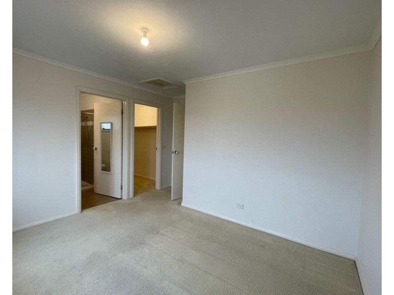 1/9-10 Birkett Court, Altona Meadows VIC 3028