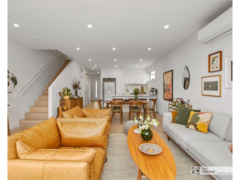 2/100 Civic Parade, Altona VIC 3018