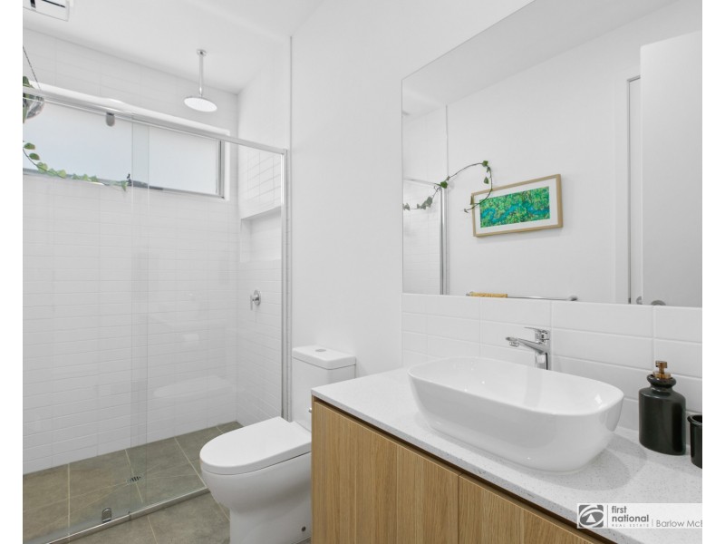 2/100 Civic Parade, Altona VIC 3018