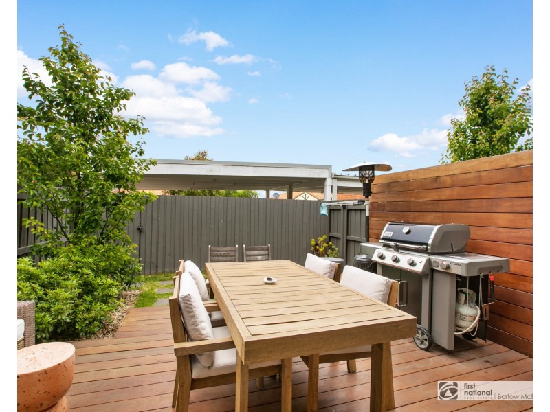 2/100 Civic Parade, Altona VIC 3018