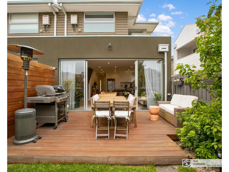 2/100 Civic Parade, Altona VIC 3018