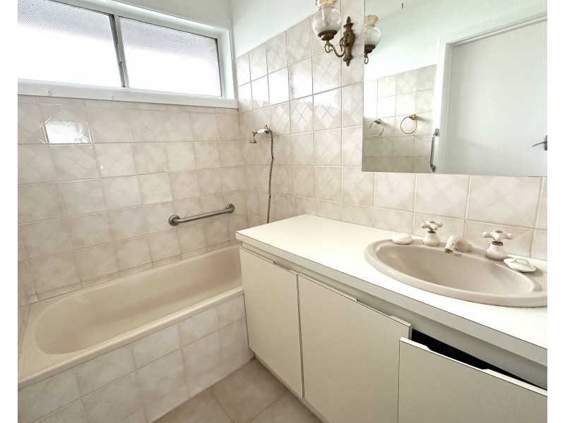 10 Waters Drive, Altona VIC 3018