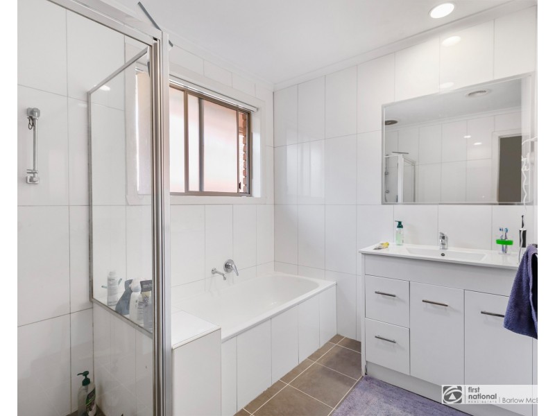 2/10 McAlpine Court, Altona VIC 3018