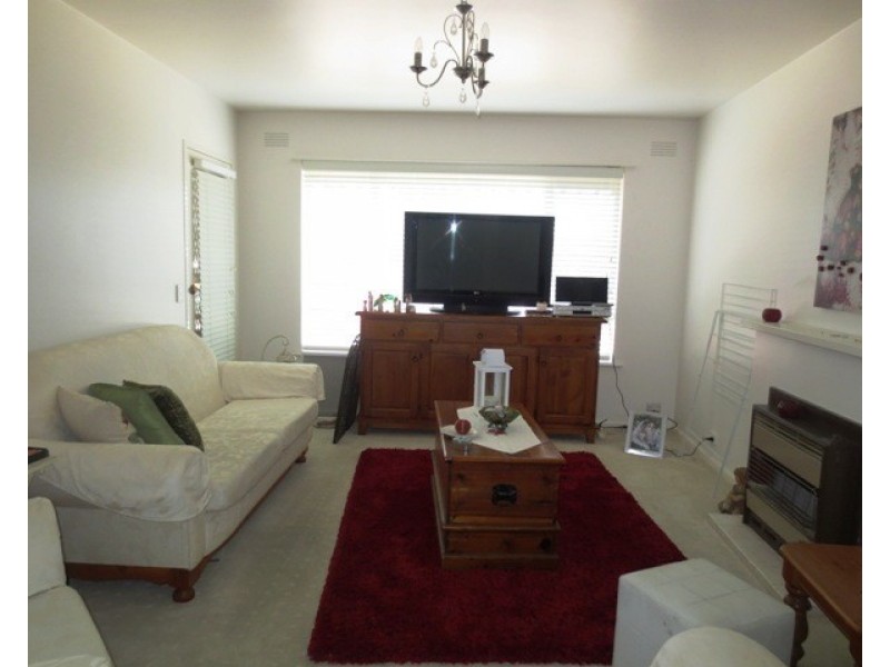 1/83 Railway Street North, Altona VIC 3018