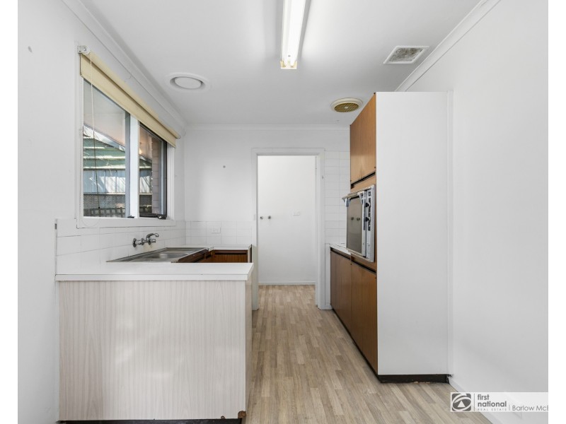 4/2 Corrigan Avenue, Brooklyn VIC 3012