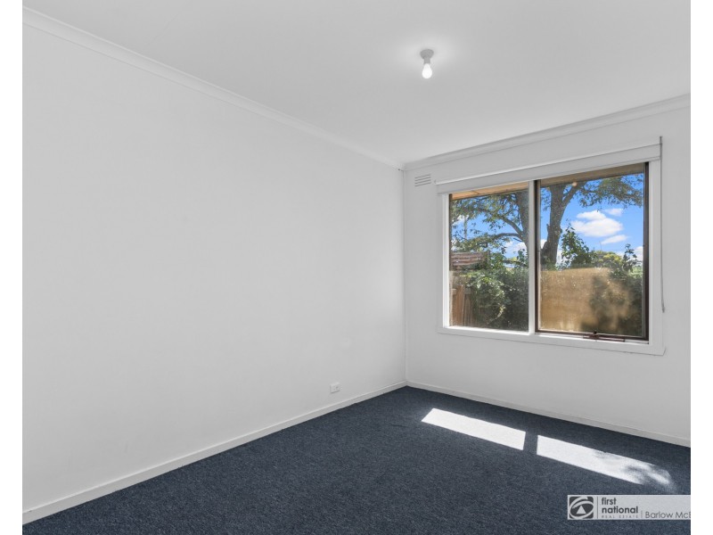 4/2 Corrigan Avenue, Brooklyn VIC 3012