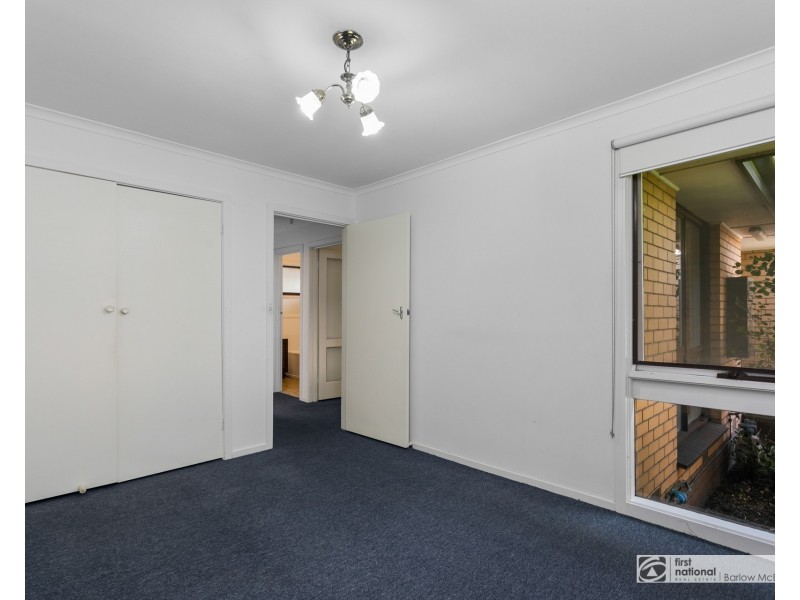 4/2 Corrigan Avenue, Brooklyn VIC 3012