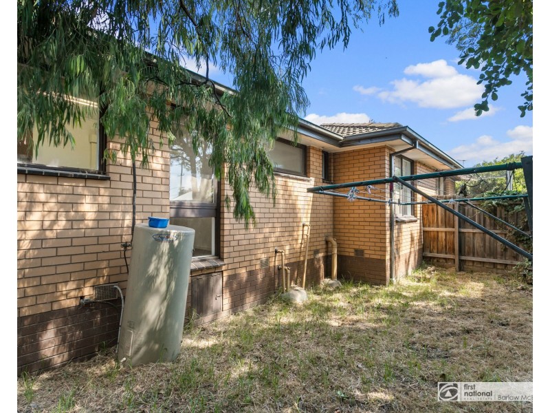 4/2 Corrigan Avenue, Brooklyn VIC 3012