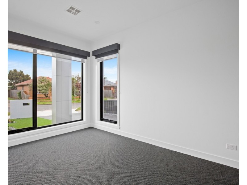 4 Cain Court, Altona VIC 3018
