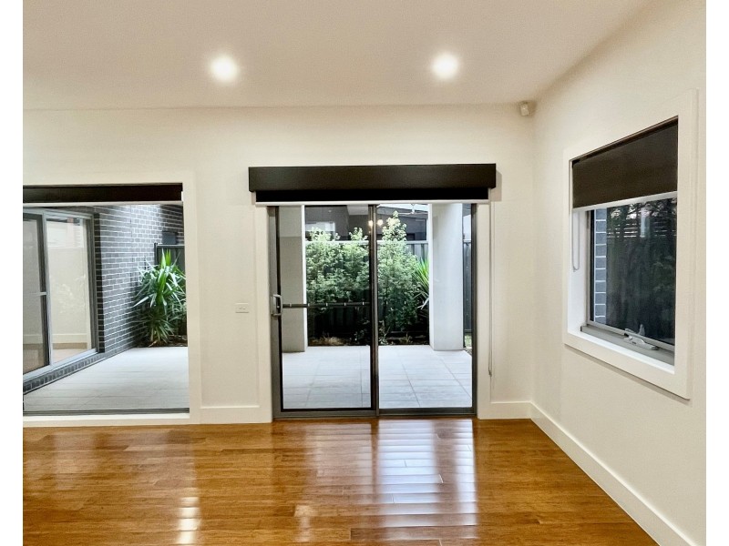 2/12 Mount Street, Altona VIC 3018