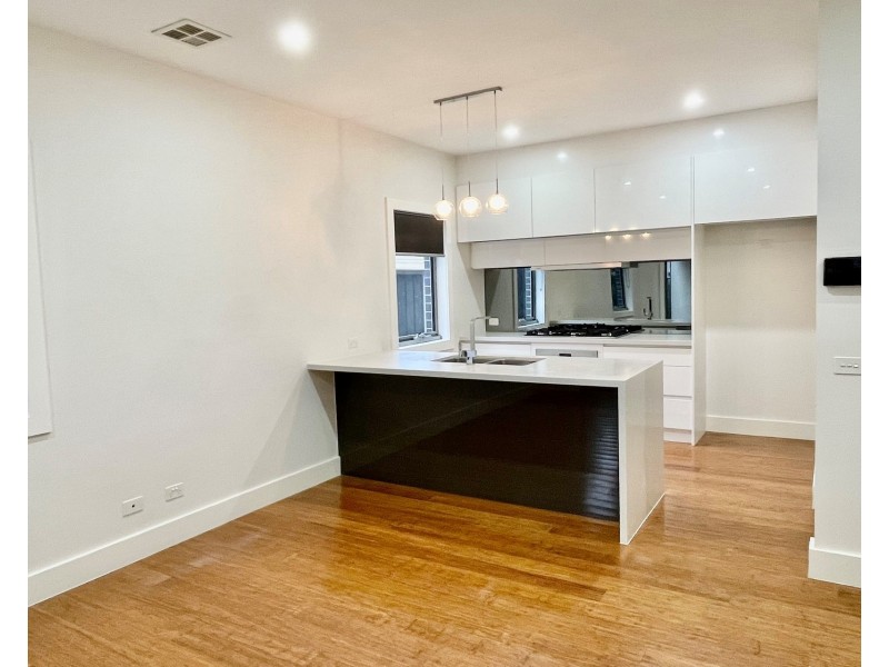 2/12 Mount Street, Altona VIC 3018