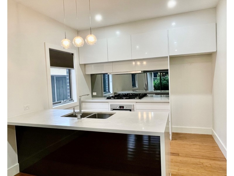 2/12 Mount Street, Altona VIC 3018