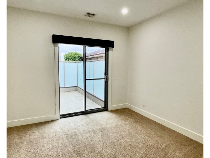 2/12 Mount Street, Altona VIC 3018