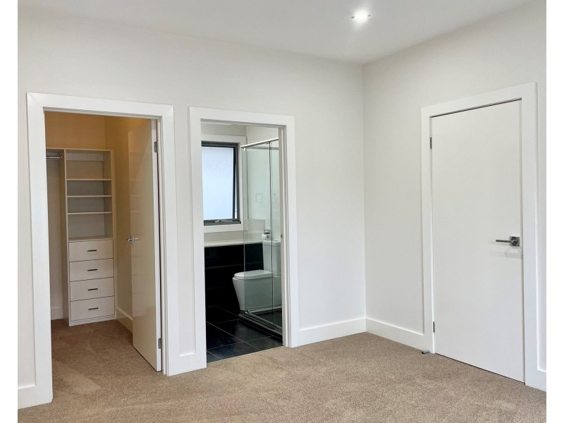 2/12 Mount Street, Altona VIC 3018