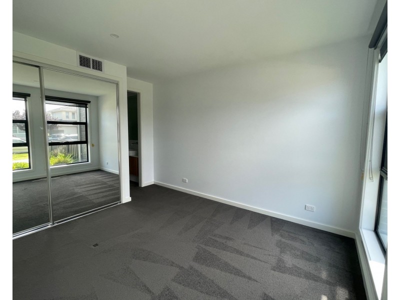 1/49 Bent Street, Altona VIC 3018