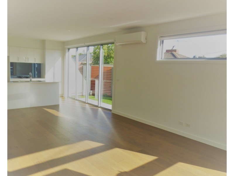 2/182 Queen Street, Altona VIC 3018