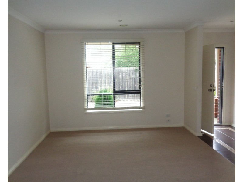 2/54 Rayner Street, Altona VIC 3018