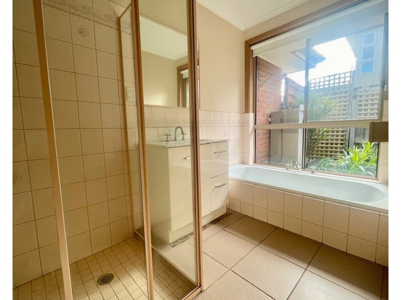 2/19 Romawi Street, Altona VIC 3018