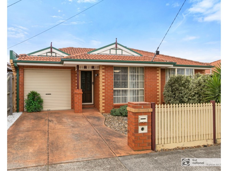 1/16 Dove Avenue, Altona VIC 3018
