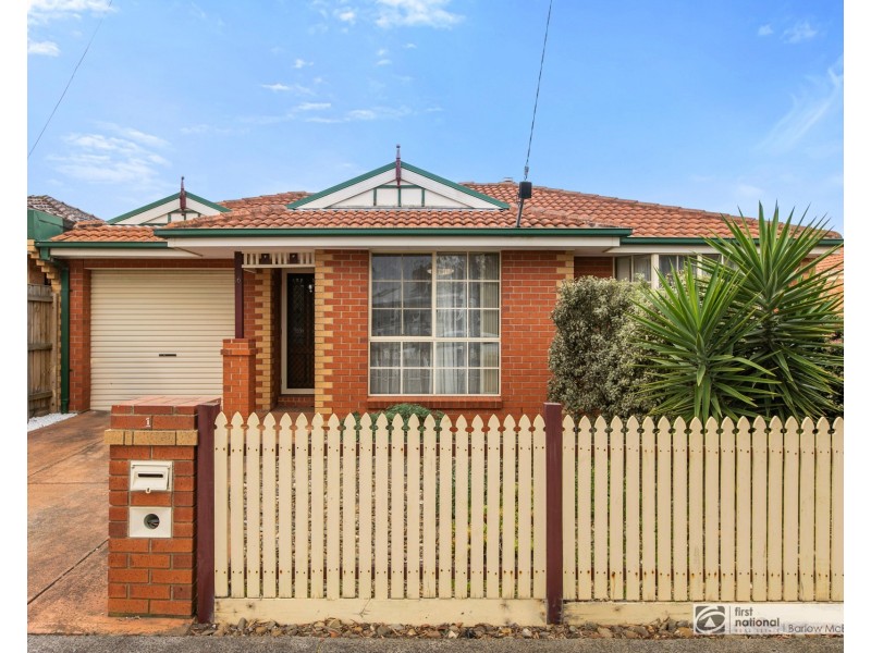 1/16 Dove Avenue, Altona VIC 3018
