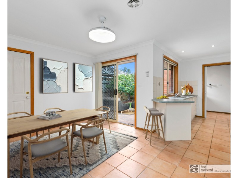 1/16 Dove Avenue, Altona VIC 3018