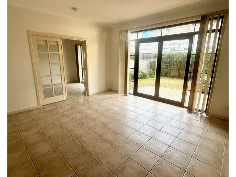 2/361 Esplanade, Altona VIC 3018