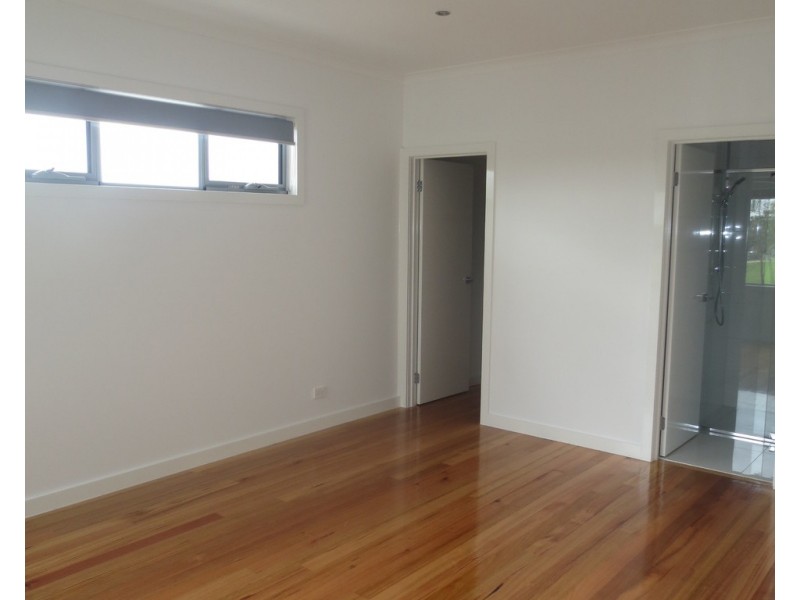 1/4 MacNeil Drive, Altona Meadows VIC 3028