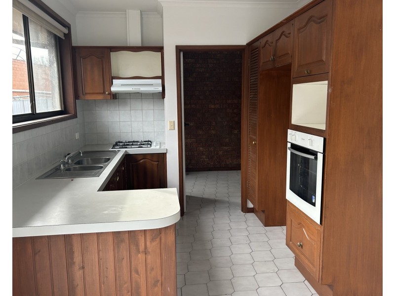 1/124 Blackshaws Road, South Kingsville VIC 3015