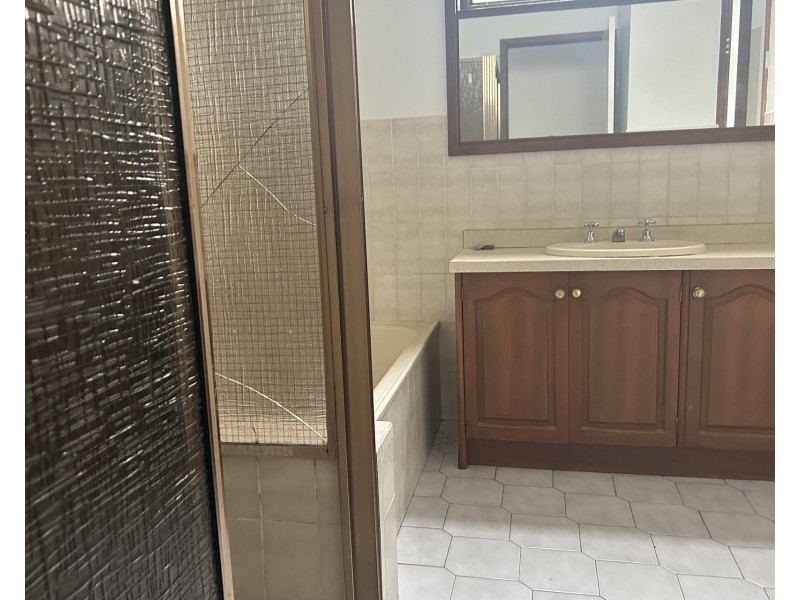 1/124 Blackshaws Road, South Kingsville VIC 3015