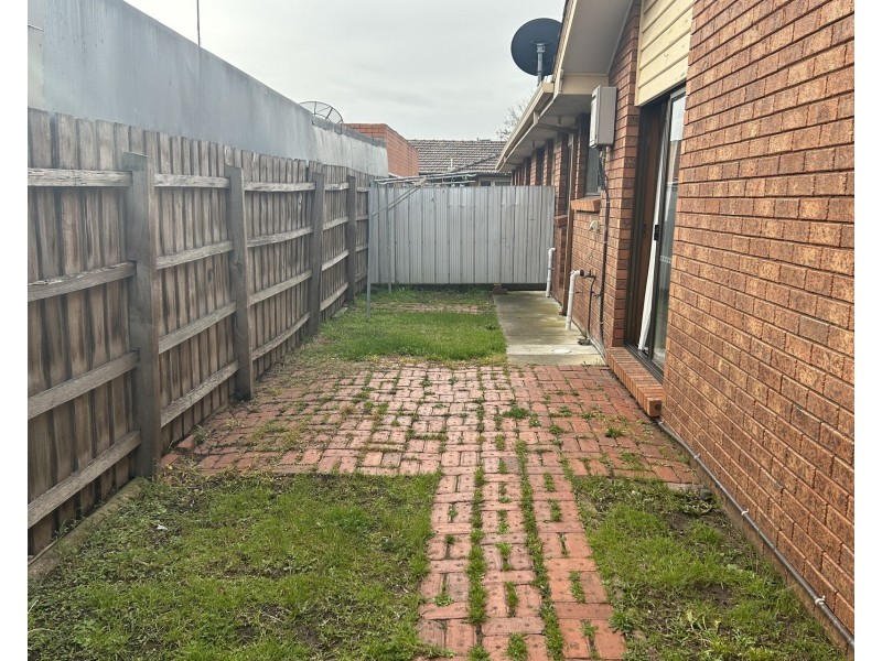 1/124 Blackshaws Road, South Kingsville VIC 3015