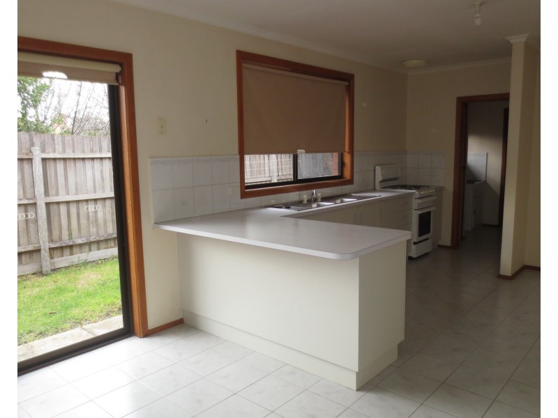 2/197 Civic Parade, Altona VIC 3018