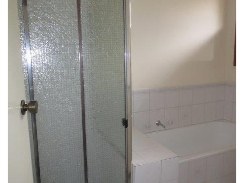 2/197 Civic Parade, Altona VIC 3018