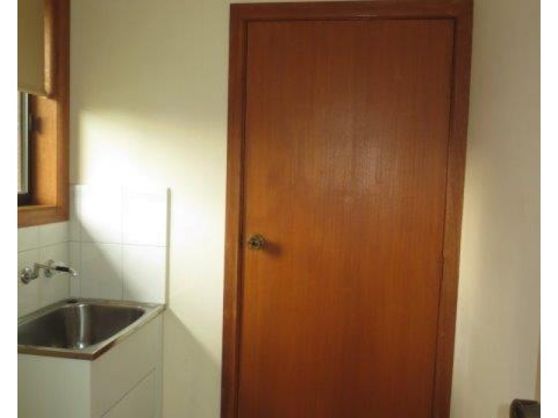 2/197 Civic Parade, Altona VIC 3018