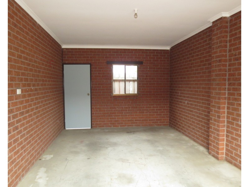 2/197 Civic Parade, Altona VIC 3018