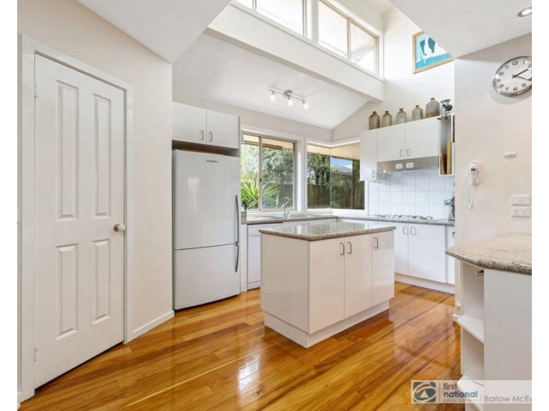 6 Davis Court, Altona Meadows VIC 3028