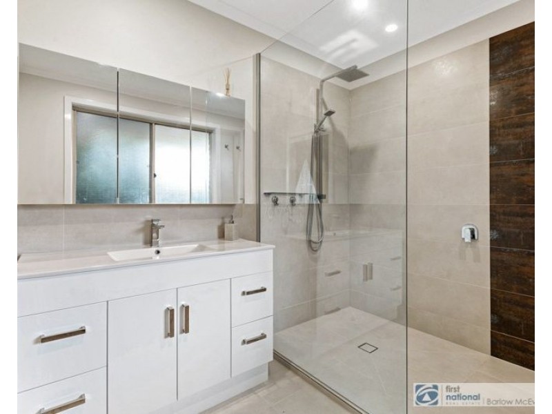 6 Davis Court, Altona Meadows VIC 3028