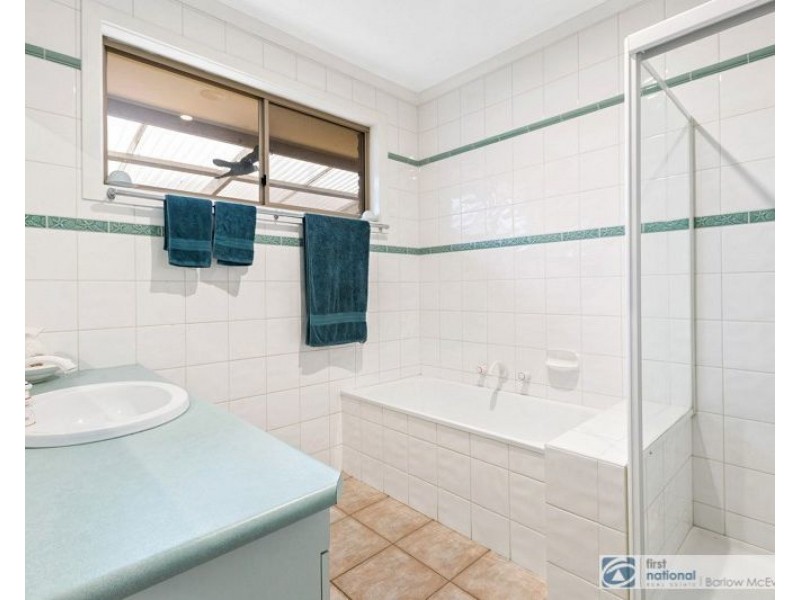 6 Davis Court, Altona Meadows VIC 3028