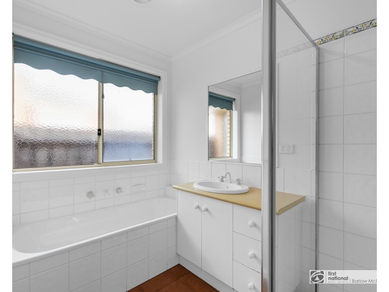 2/6 Carruthers Court, Altona Meadows VIC 3028