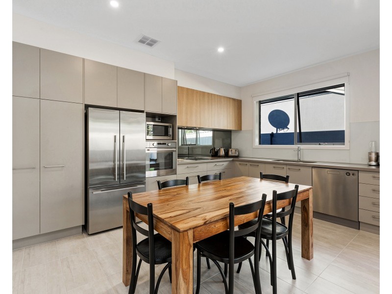 3/42 Linnet Street, Altona VIC 3018